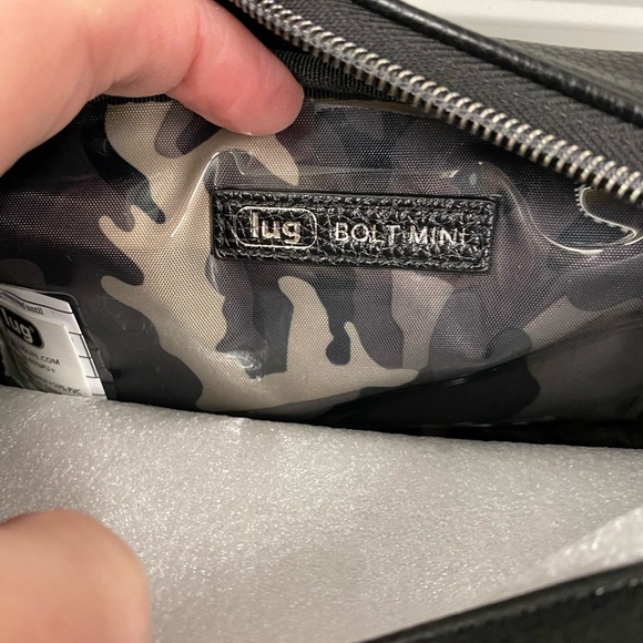 NWT Lug Bolt Mini VL - Black - Picture 2 of 3